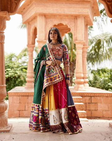 women's lehenga choli sets.