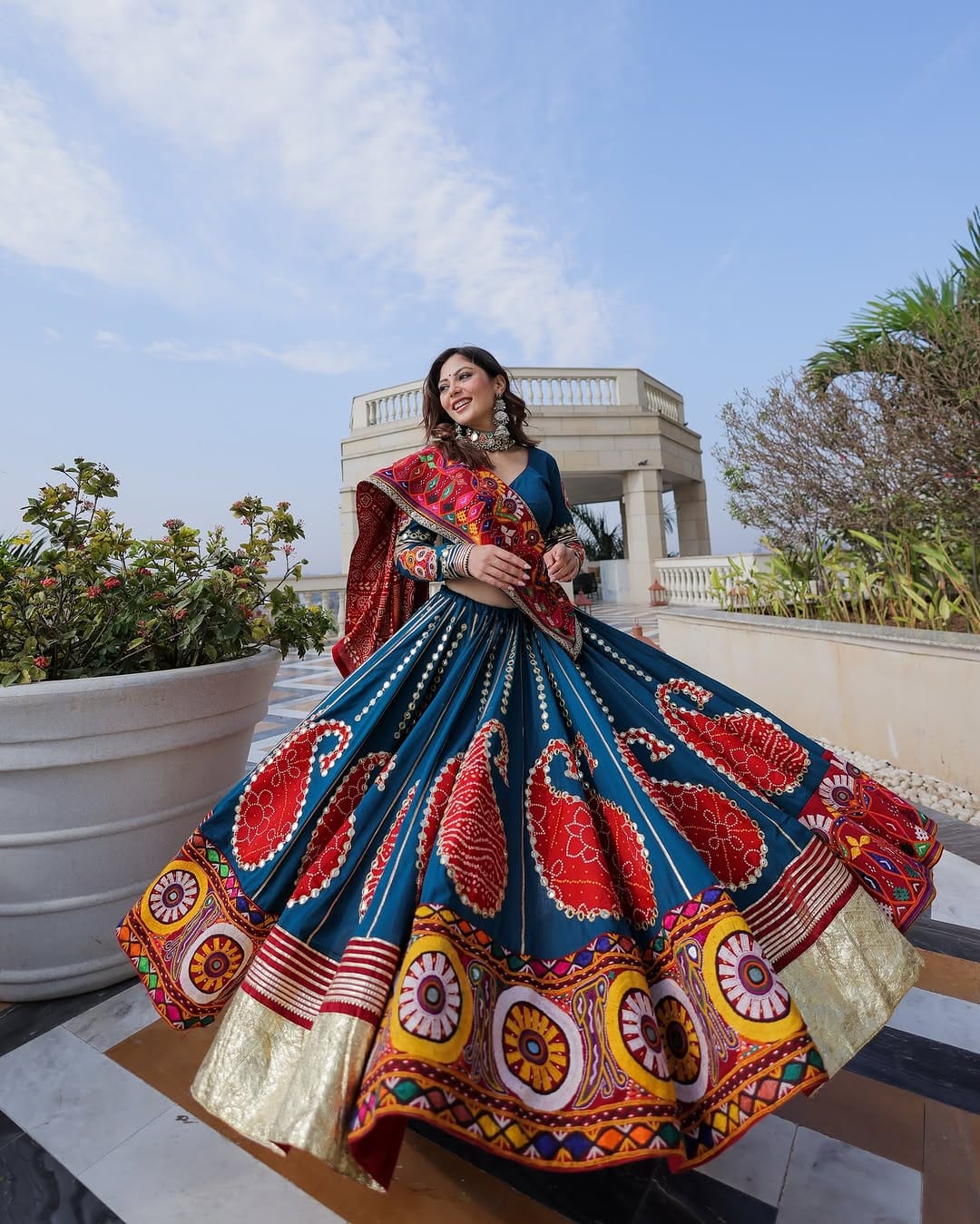 MOST TRENDING LEHENGHA CHOLI