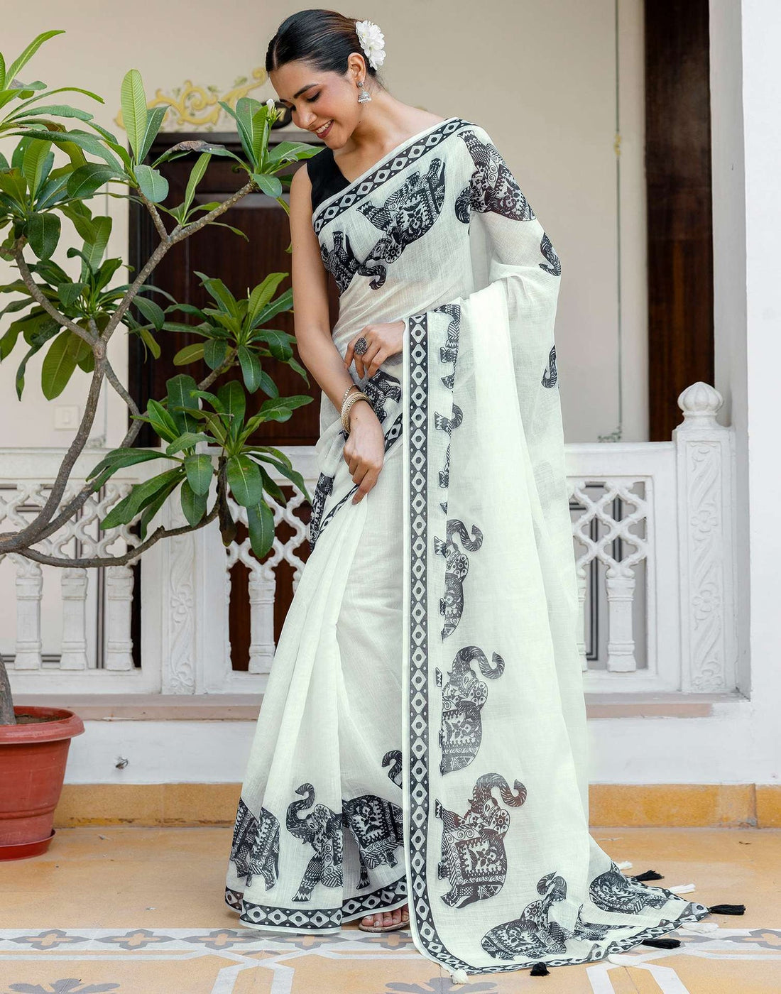 Beautiful digital-printed elephant motifs 🐘 that add a classy ethnic charm!