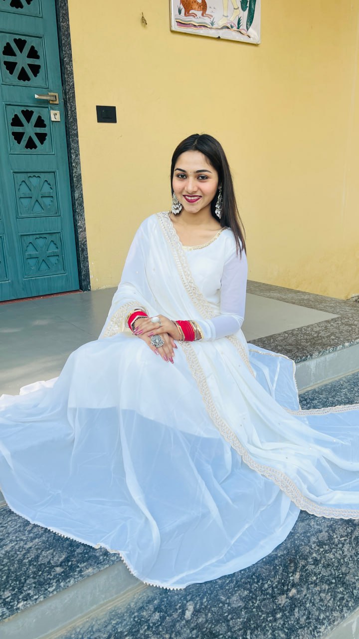 *✨ Elegant Georgette Gown Set ✨*